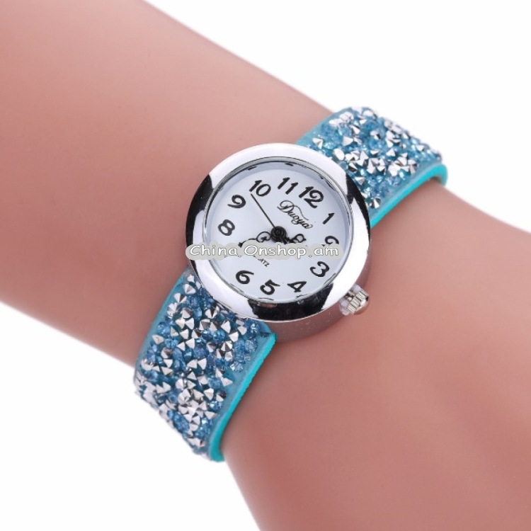 Luxury Blue Rivet Bracelet Quartz Watch for Women