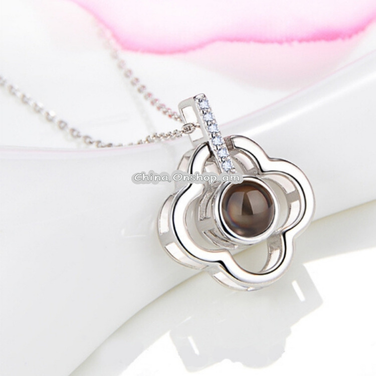 100 Language I Love You Projective Girl Four-leaf Clover Pendant Necklace Jewelry