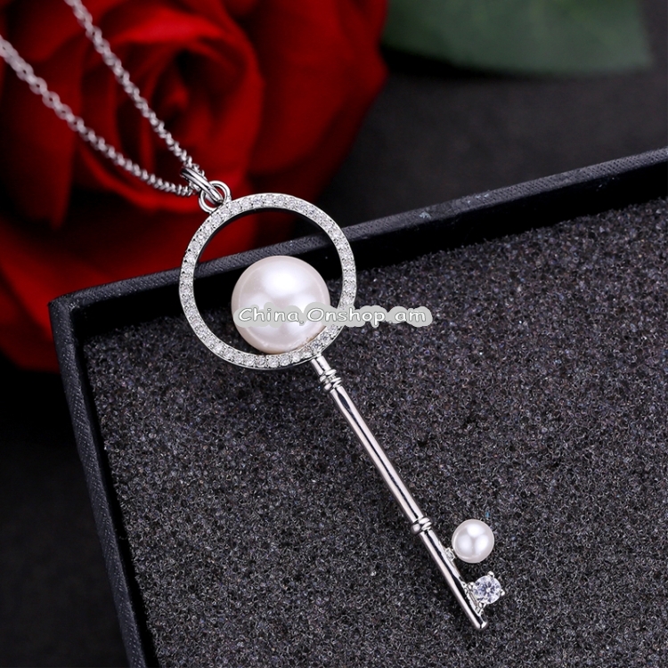 Summer Trend Diamond Shape Bead Key Necklace for Female